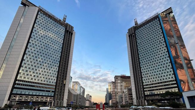 Ufficio in commerciale in Via Giovanni Porzio 4