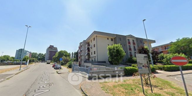 Box/posto auto in residenziale in Via Bruno Buozzi 5