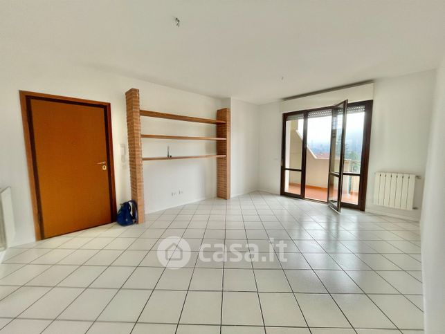 Attico/mansarda in residenziale in Via Baccheretana 196
