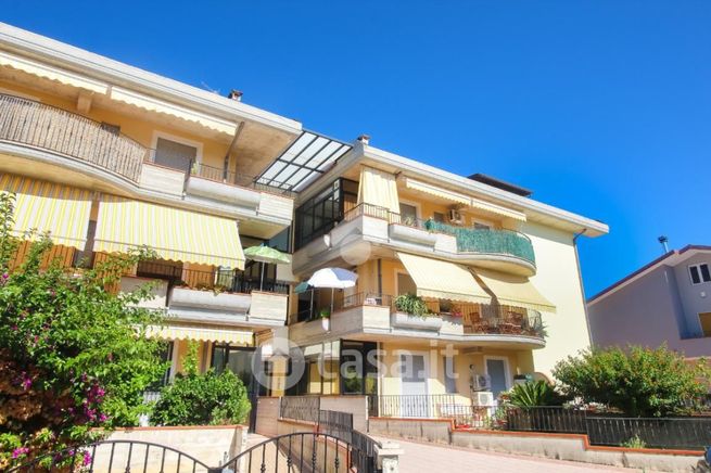 Appartamento in residenziale in Via Giacomo Leopardi 36