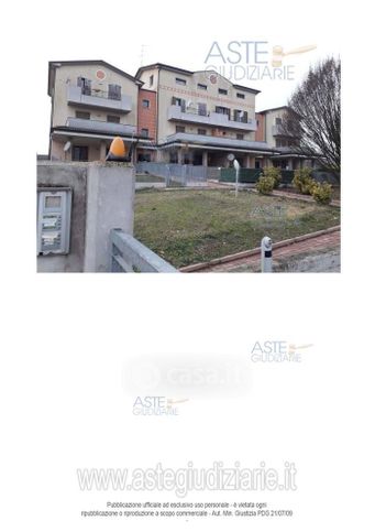 Appartamento in residenziale in Via Cisa 62
