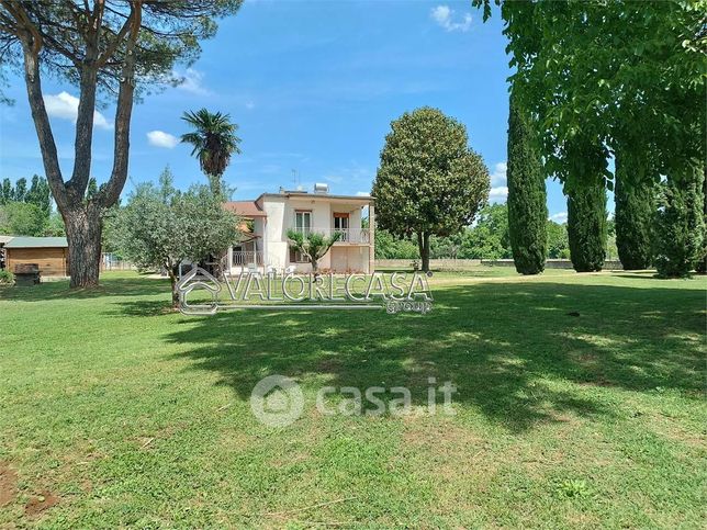 Villa in residenziale in Via Acqua Felice 2