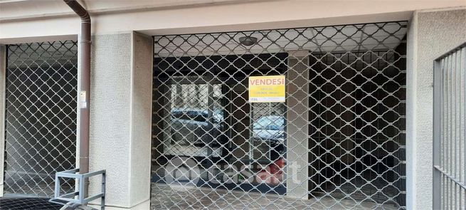 Ufficio in commerciale in Via Loreto