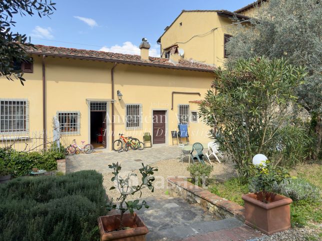 Casa indipendente in residenziale in Via di Vacciano