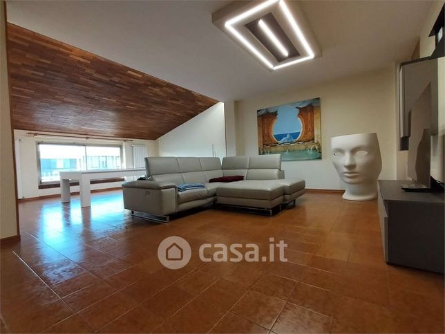 Casa indipendente in residenziale in Via Fontananera