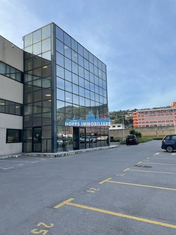 Ufficio in commerciale in Via MAJORANA LA MALFA