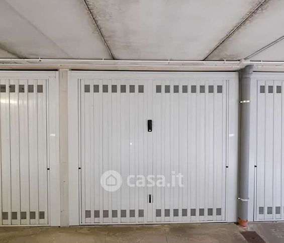 Box/posto auto in residenziale in Via Martiri di Cefalonia