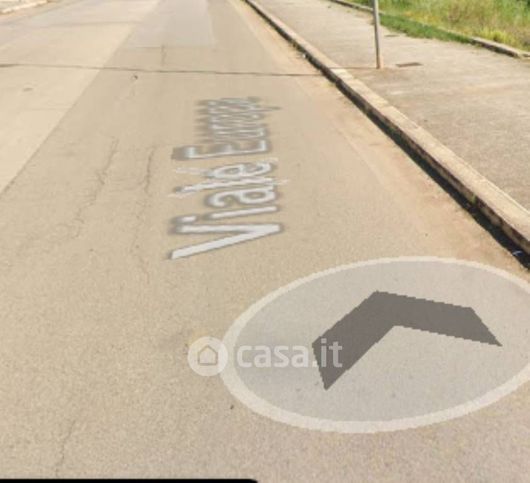 Ufficio in commerciale in Viale Europa