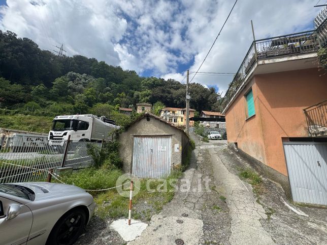 Box/posto auto in residenziale in Via Emilio Vecchia 19