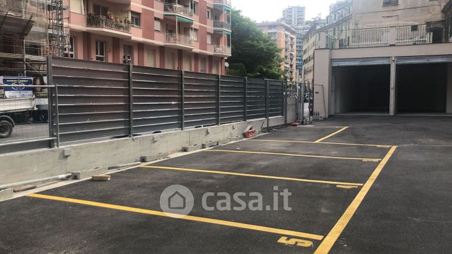 Garage/posto auto in residenziale in Via Fereggiano 155