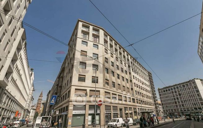 Ufficio in commerciale in Via Alberico Albricci 7