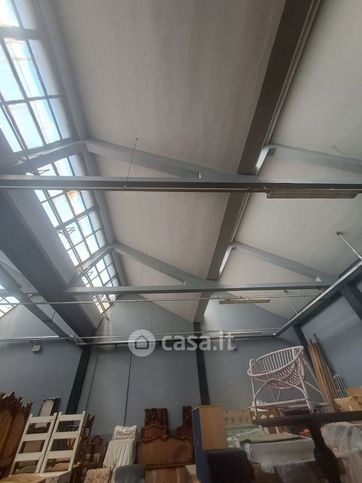Capannone in commerciale in Via Lisiade Pedroni