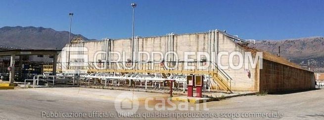 Capannone in commerciale in Via Don Lorenzo Milani