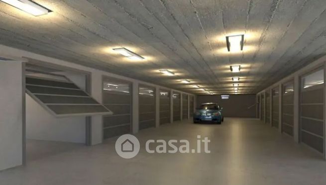 Box/posto auto in residenziale in Via Cilea