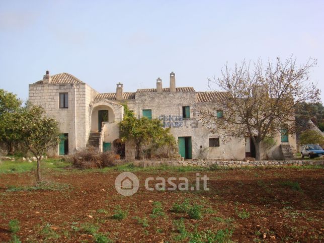 Rustico/casale in residenziale in Contrada Sessana 439