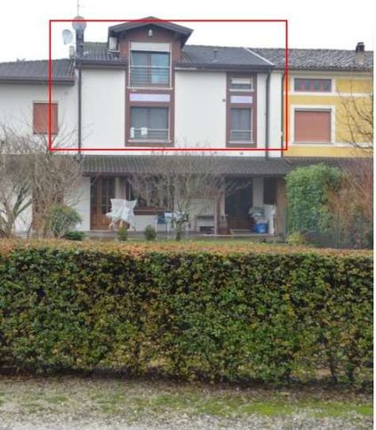 Casa bi/trifamiliare in residenziale in Viale Europa
