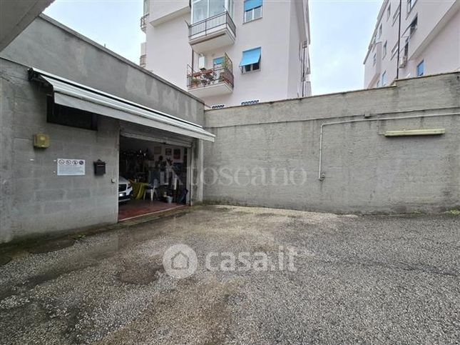 Box/posto auto in residenziale in Via Tuscolana