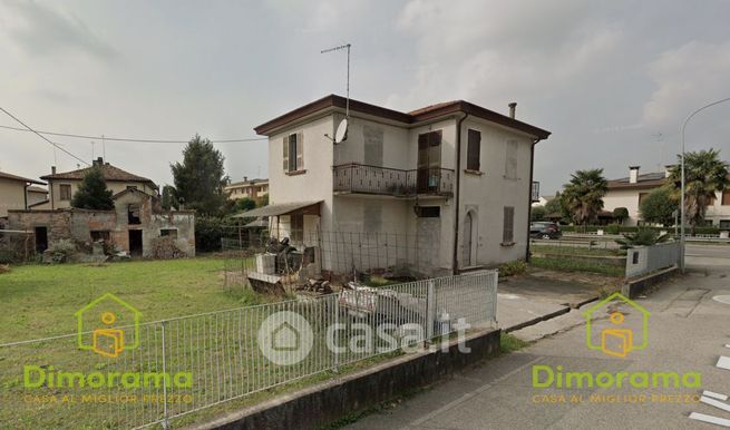 Casa indipendente in residenziale in Via Eridania 16