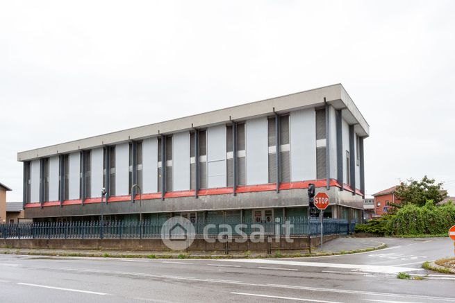 Capannone in commerciale in Corso Sempione