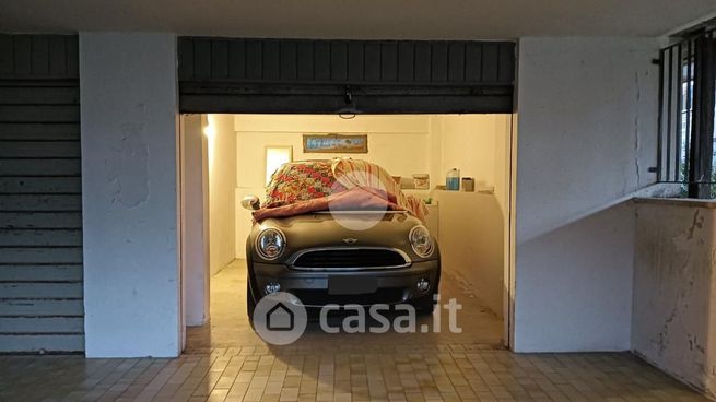 Garage/posto auto in residenziale in Via G Sacconi 8