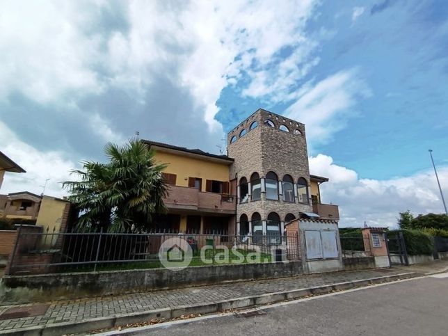 Appartamento in residenziale in Via Eugenio Montale 27