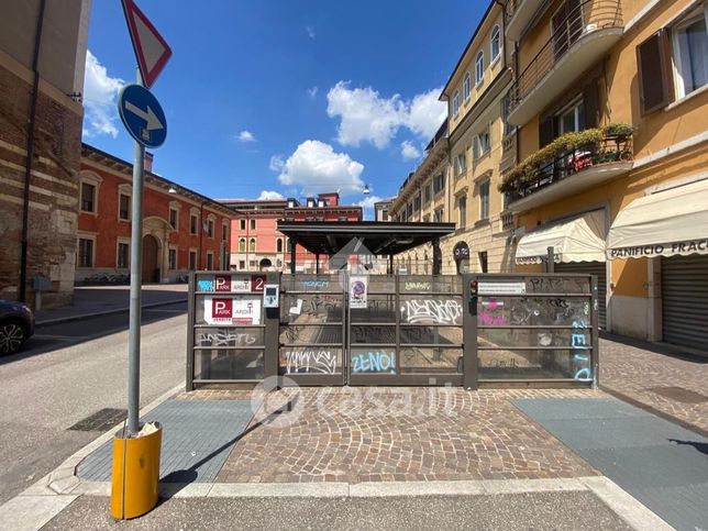 Garage/posto auto in residenziale in Piazza Arditi 1