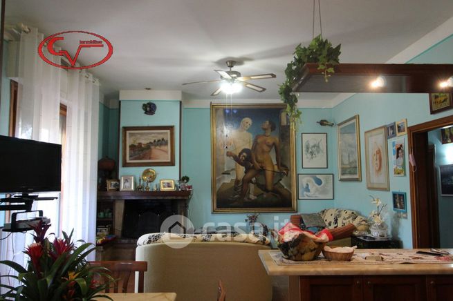 Casa bi/trifamiliare in residenziale in madrigale