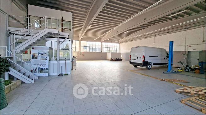 Capannone in commerciale in Via Vigentina 29 /B