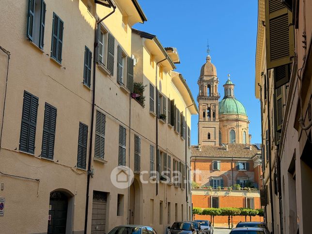 Attico/mansarda in residenziale in Piazza Luigi Roversi