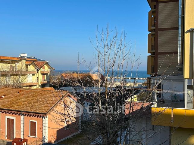 Appartamento in residenziale in Via Ala 3