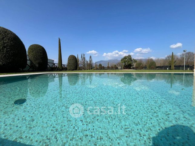 Villa in residenziale in 