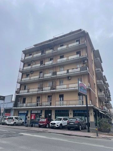 Attività/licenza (con o senza mura) in commerciale in Via San Leonardo 68