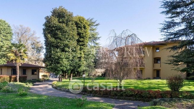 Appartamento in residenziale in Via Giuseppe Rovani 1