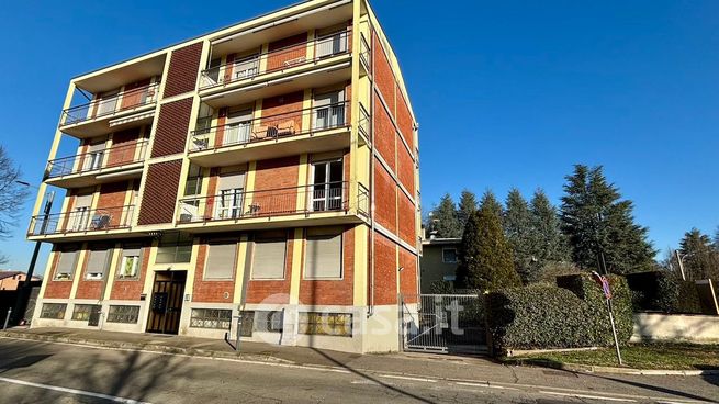 Appartamento in residenziale in Via Como 71