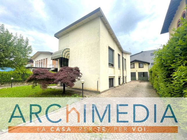 Villa in residenziale in Via G. Marconi 14