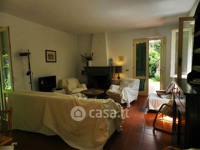 Villa in residenziale in Via Trento