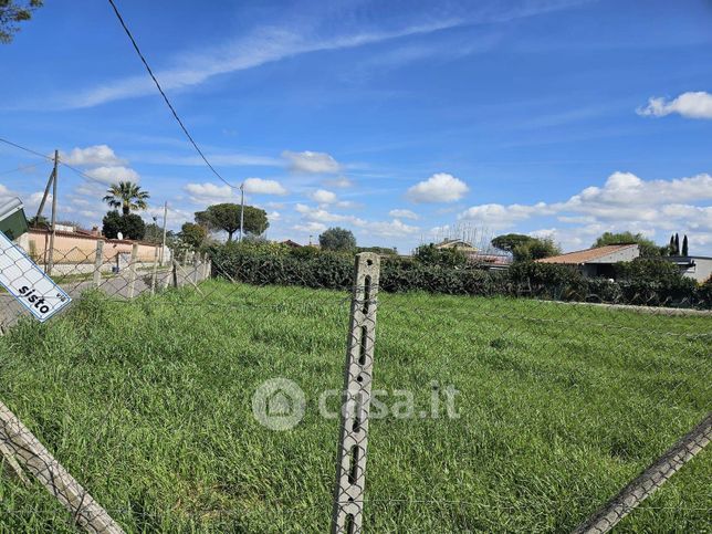 Terreno edificabile in residenziale in Via Astura 21