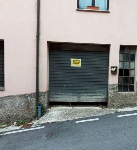 Garage/posto auto in residenziale in Via V Luglio