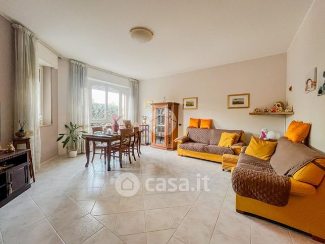 Appartamento in residenziale in Via Rovato