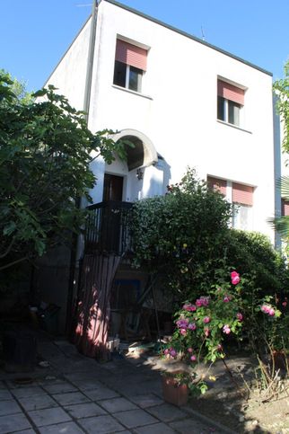 Villetta a schiera in residenziale in Via Alberto Acquacalda