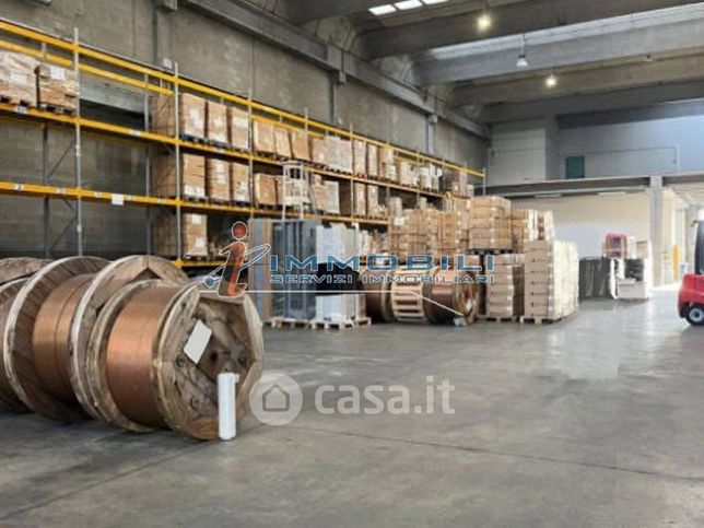 Capannone in commerciale in Largo Brugnatelli