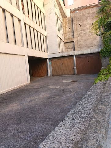 Box/posto auto in residenziale in Via Aurelio Robino 257