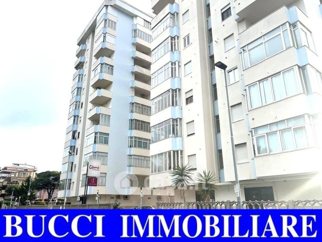 Appartamento in residenziale in Via Lago di Como