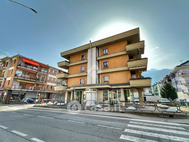 Box/posto auto in residenziale in Corso Saint-Martin-de-Corléans 143