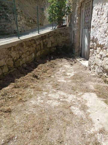 Terreno agricolo in commerciale in Via piano DI TESTACCIO 28