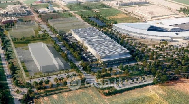 Capannone in commerciale in 