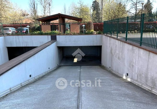 Box/posto auto in residenziale in Via San Rocco 1