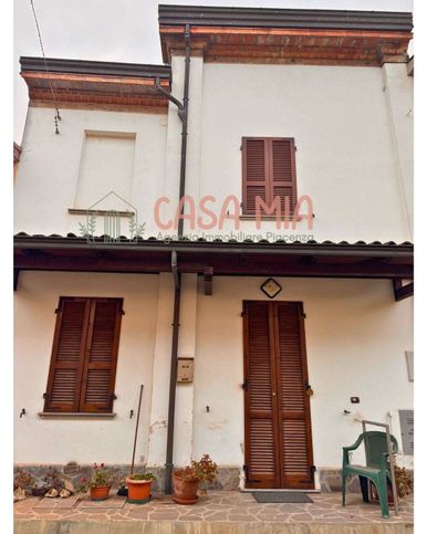 Casa bi/trifamiliare in residenziale in Via Calendasco