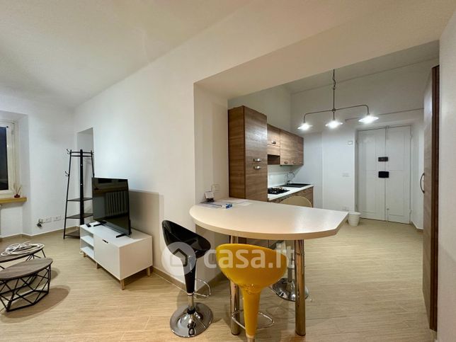 Appartamento in residenziale in Via Giovanni Migliara 44