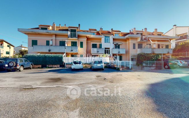 Appartamento in residenziale in Via M. Genlis 7
